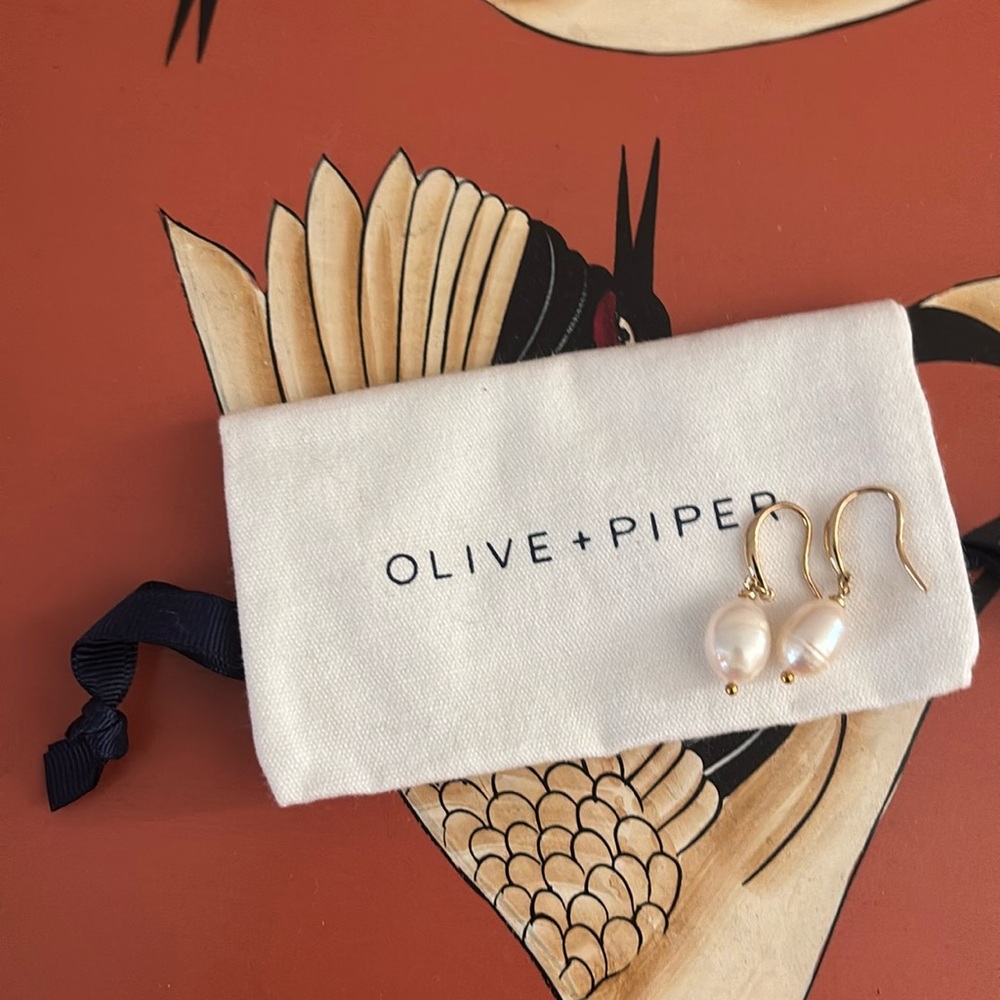 Olive & Piper Prado Pearl Drop Earrings. *NEW*